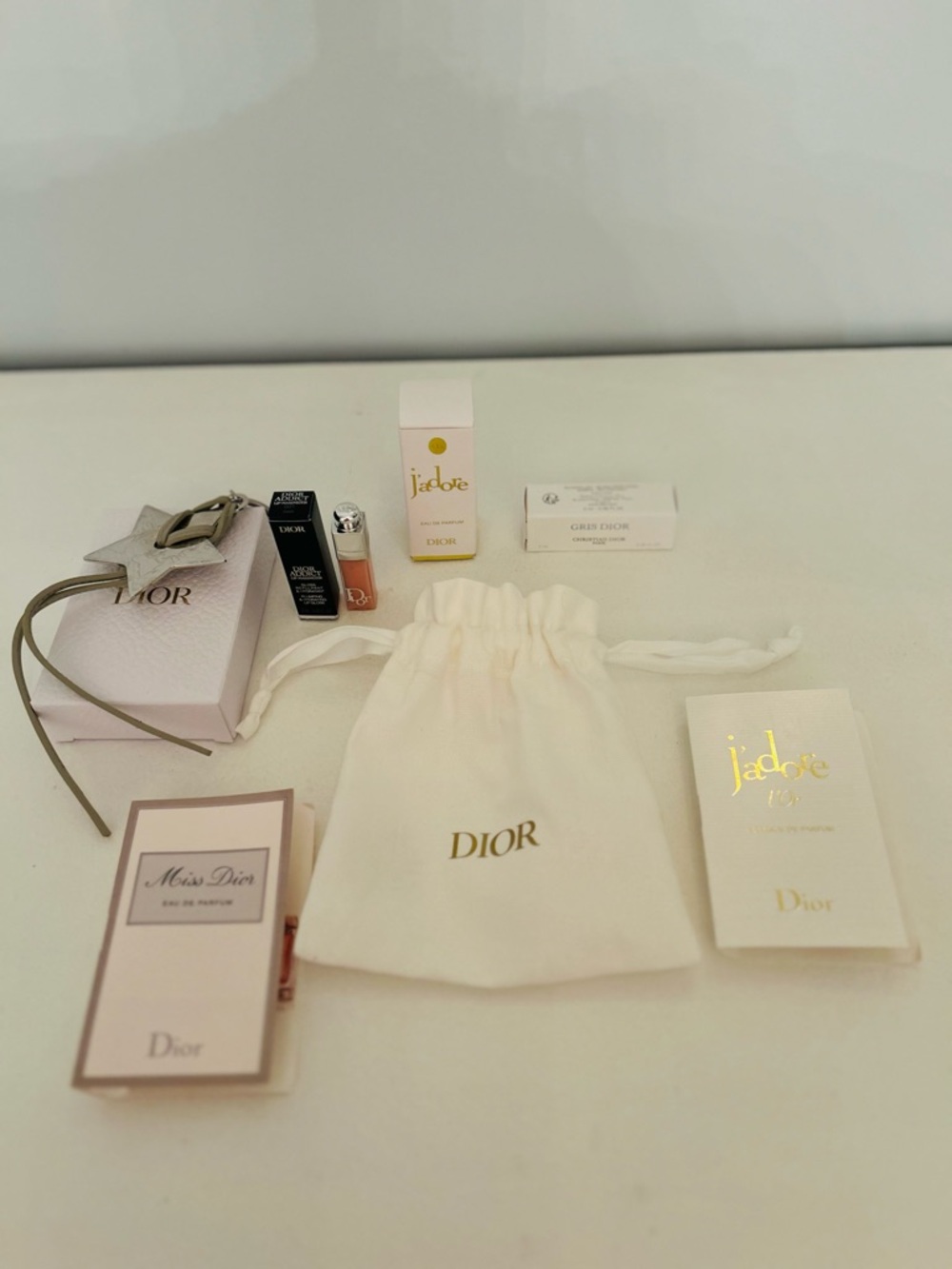 Dior GWP White Drawstring Pouch, Keychain & Beauty Samples